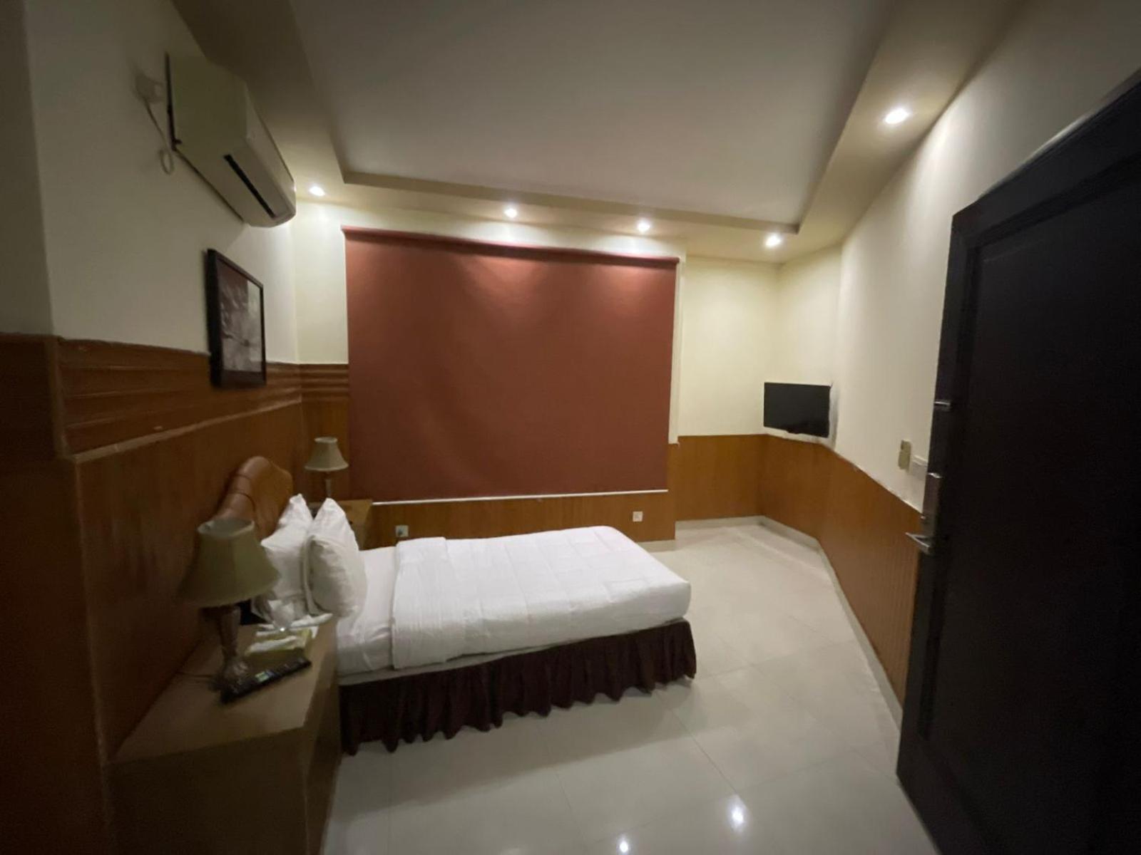 Panoramic Hotel ラホール エクステリア 写真