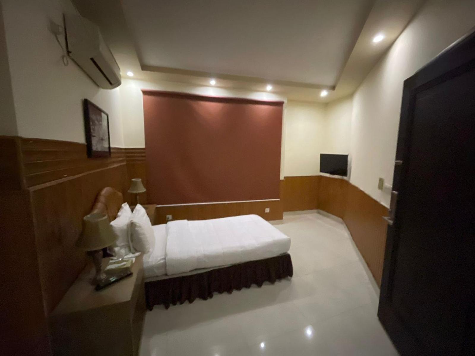 Panoramic Hotel ラホール エクステリア 写真
